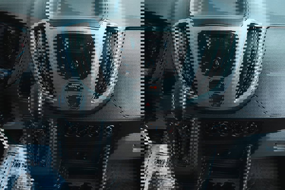 Used 2018 Ford Transit 250 138 image 22