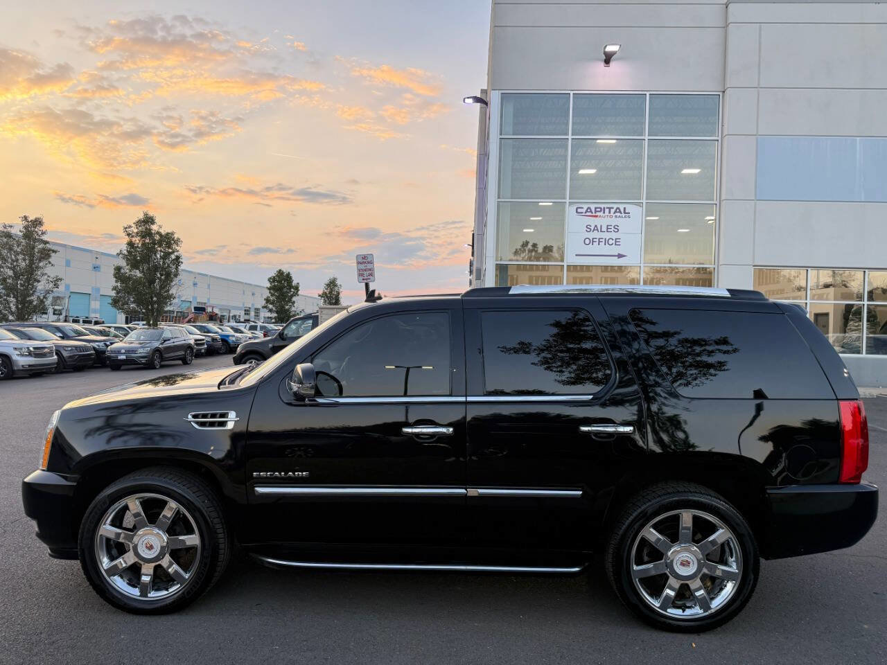 Used 2012 Cadillac Escalade Luxury image 15
