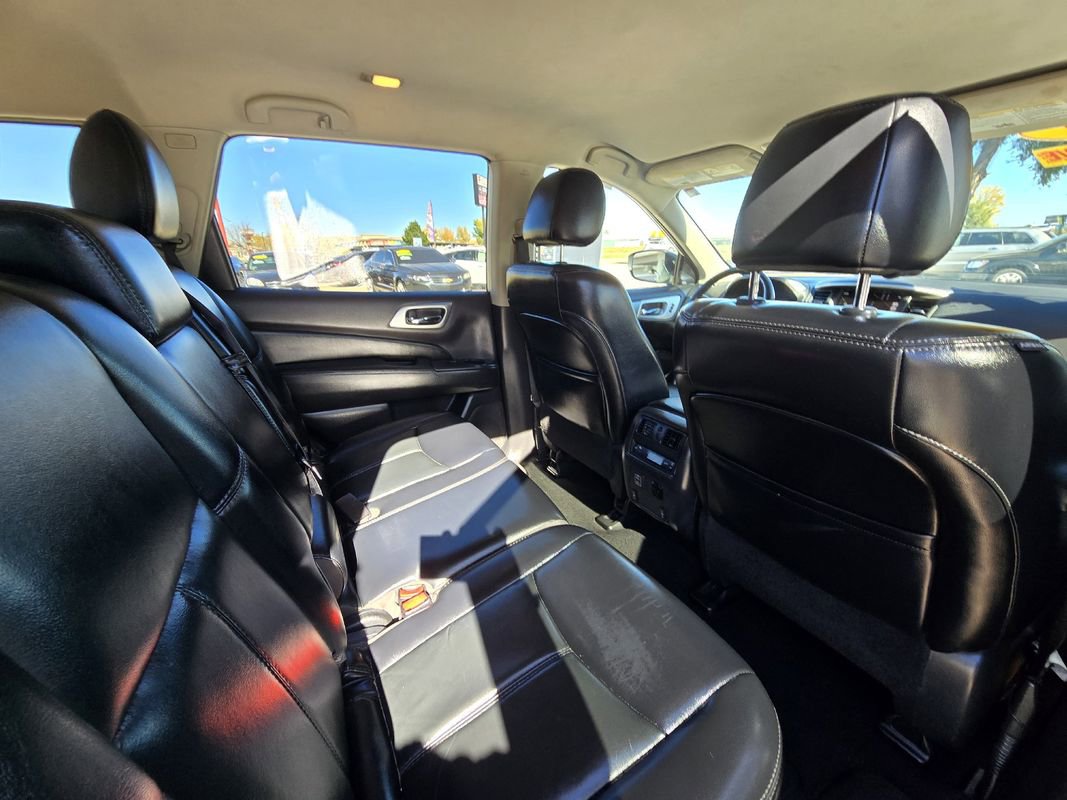 Used 2018 Nissan Pathfinder SL w/ Midnight Edition Package image 17