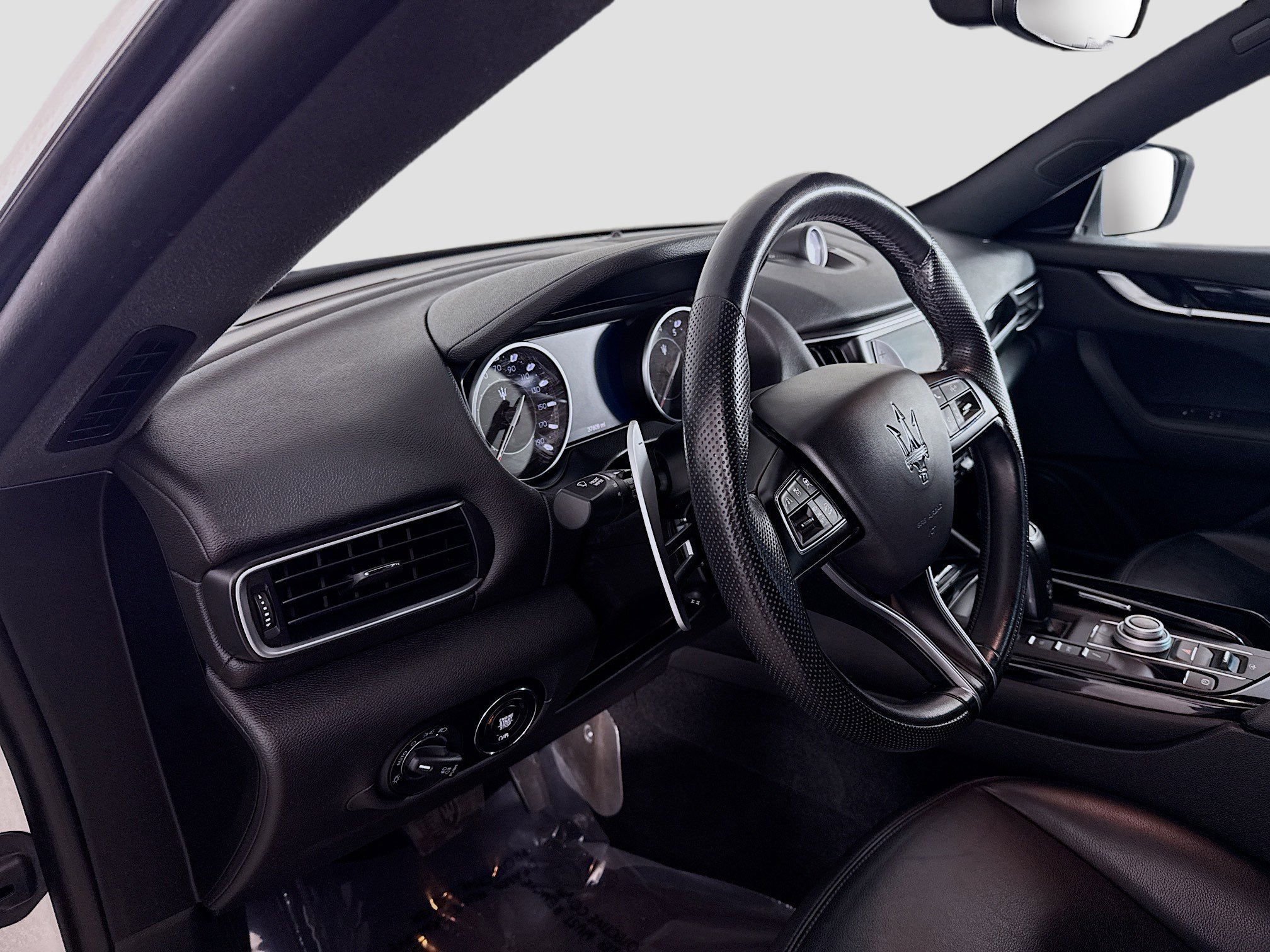 Used 2023 Maserati Levante Modena image 23