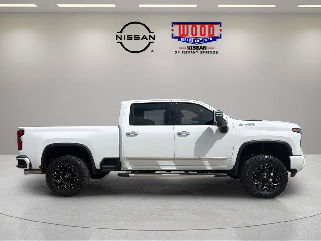 Used 2024 Chevrolet Silverado 3500 High Country w/ High Country Premium Package AWD/4WD image 3
