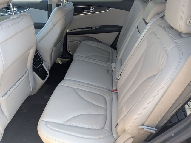 Used 2019 Lincoln Nautilus Select image 23