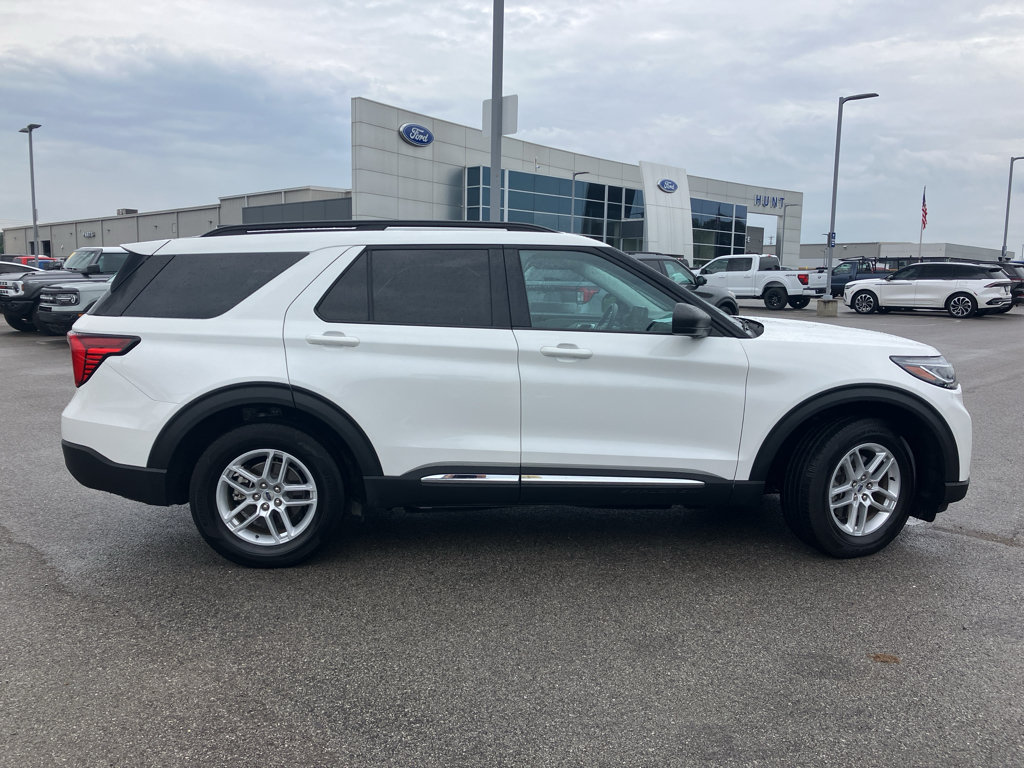Certified 2025 Ford Explorer Active w/ Active Comfort Package RWD image 4