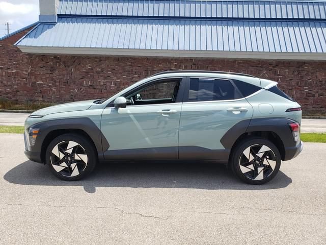 Used 2024 Hyundai Kona Limited AWD/4WD image 2