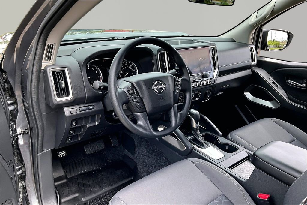 Used 2025 Nissan Frontier SV RWD image 14