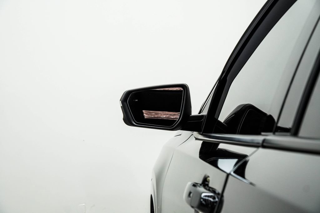 Used 2023 GMC Terrain Denali w/ Denali Premium Package AWD/4WD image 14