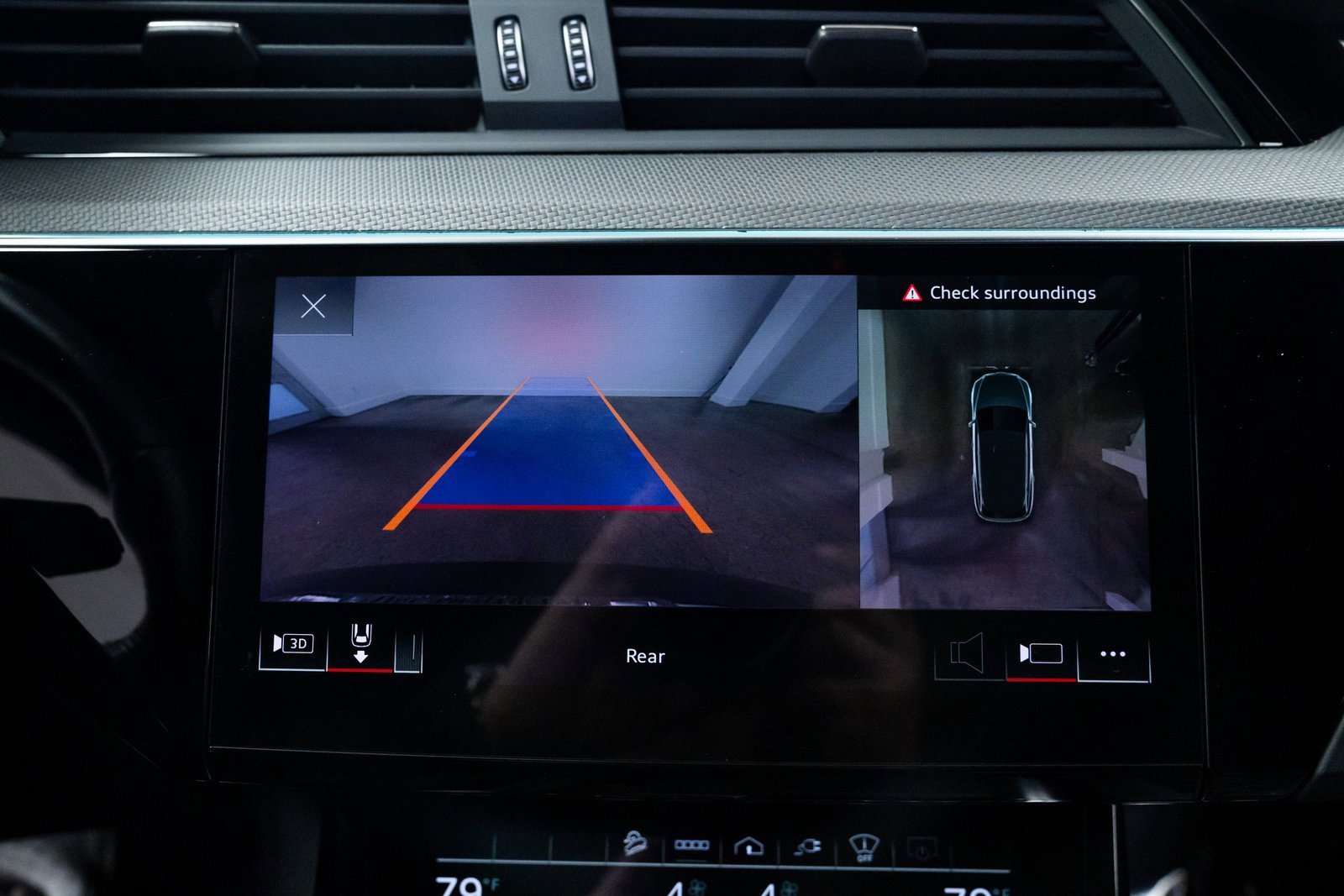 Used 2022 Audi e-tron S Prestige w/ Prestige Package image 13