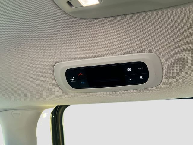 Used 2024 Chrysler Pacifica Touring-L image 23