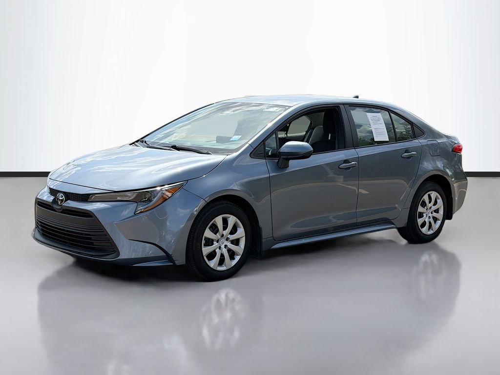 Used 2026 Toyota Corolla LE image 2