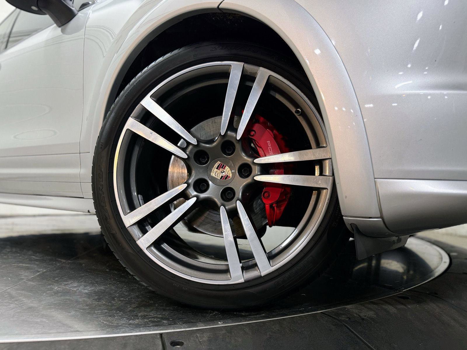 Used 2014 Porsche Cayenne GTS image 10