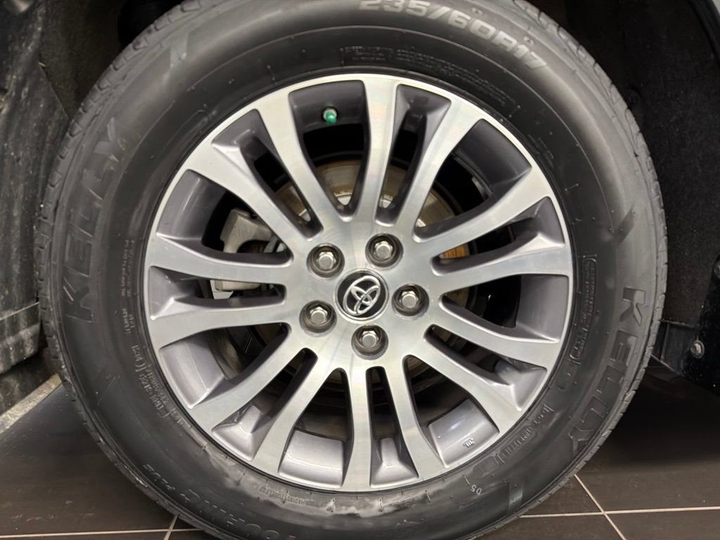 Used 2020 Toyota Sienna XLE Premium FWD image 7