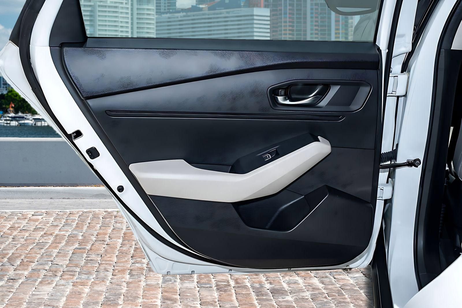 Used 2023 Honda Accord EX image 12