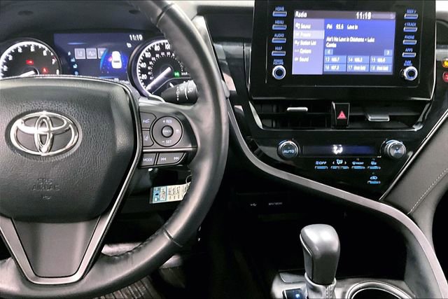 Used 2024 Toyota Camry SE image 12