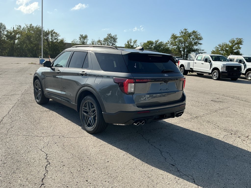 New 2027 Ford Explorer ST AWD/4WD image 3