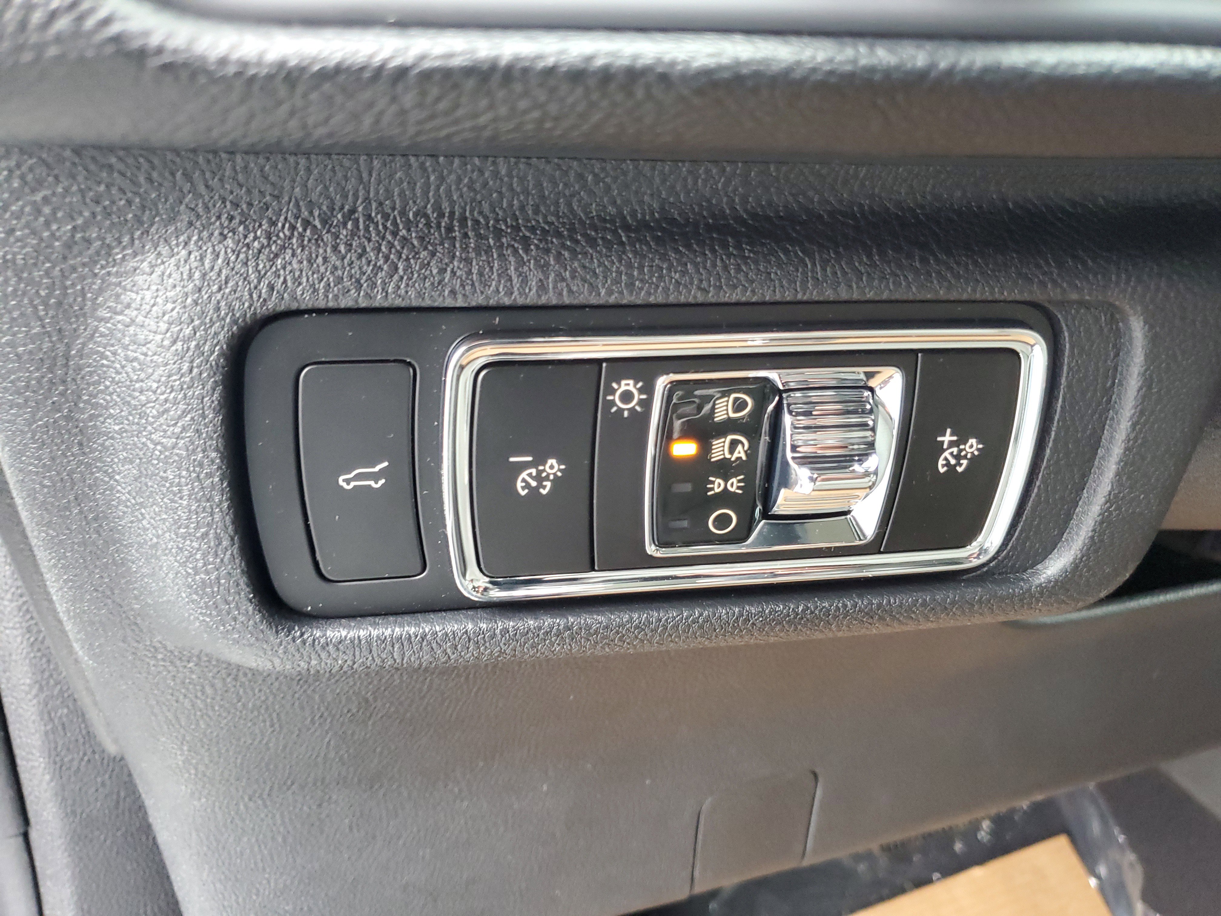 New 2026 Lincoln Corsair Premiere image 13