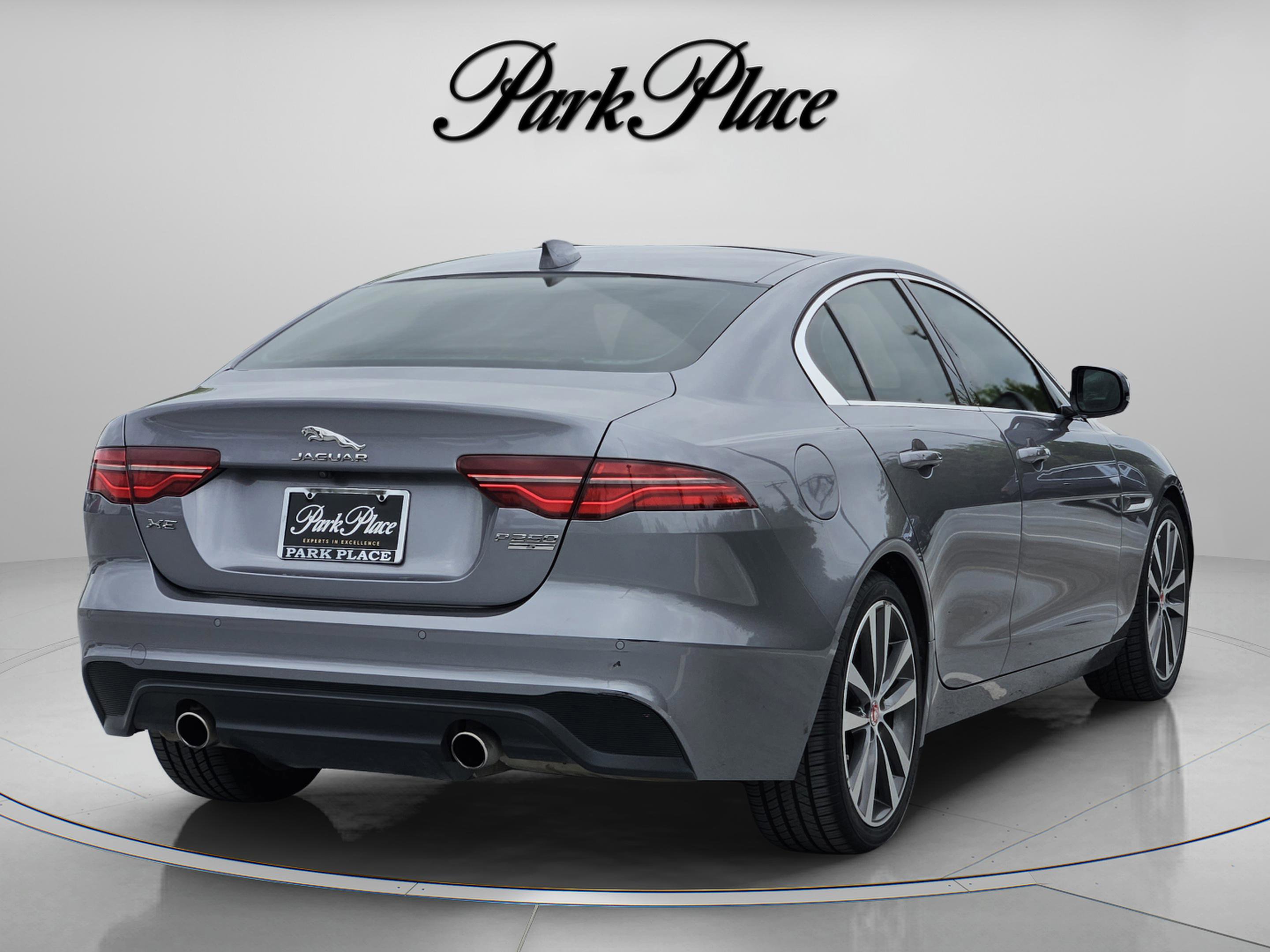 Used 2020 Jaguar XE S RWD image 6