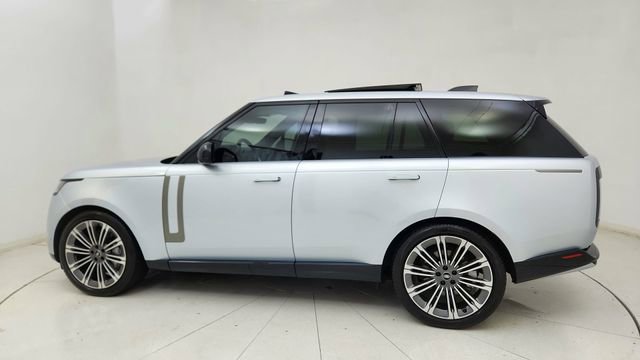 Used 2023 Land Rover Range Rover SE AWD/4WD image 4