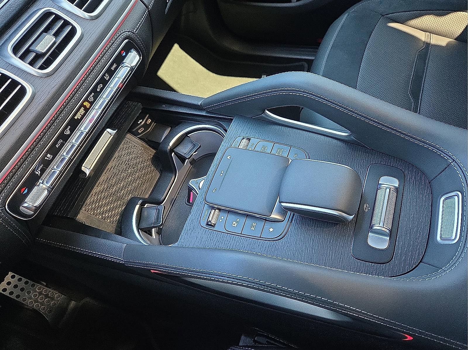 Used 2024 Mercedes-Benz GLE 53 AMG 4MATIC image 25