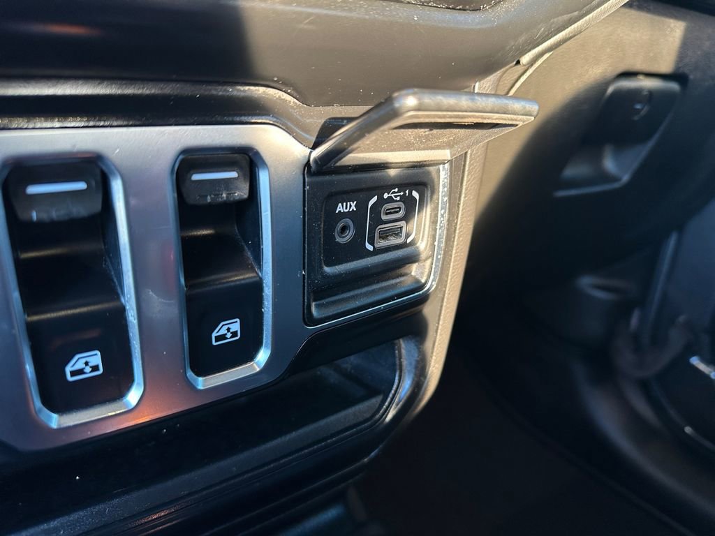 Used 2019 Jeep Wrangler Sport S image 25