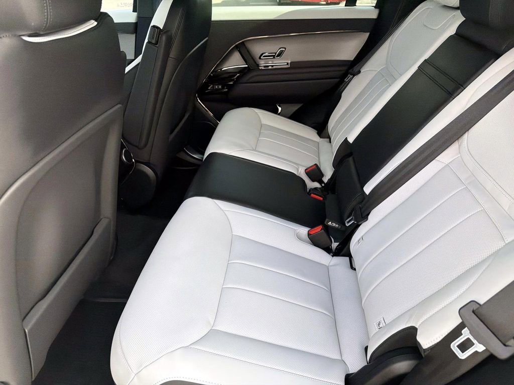 New 2026 Land Rover Range Rover Sport Dynamic SE image 11