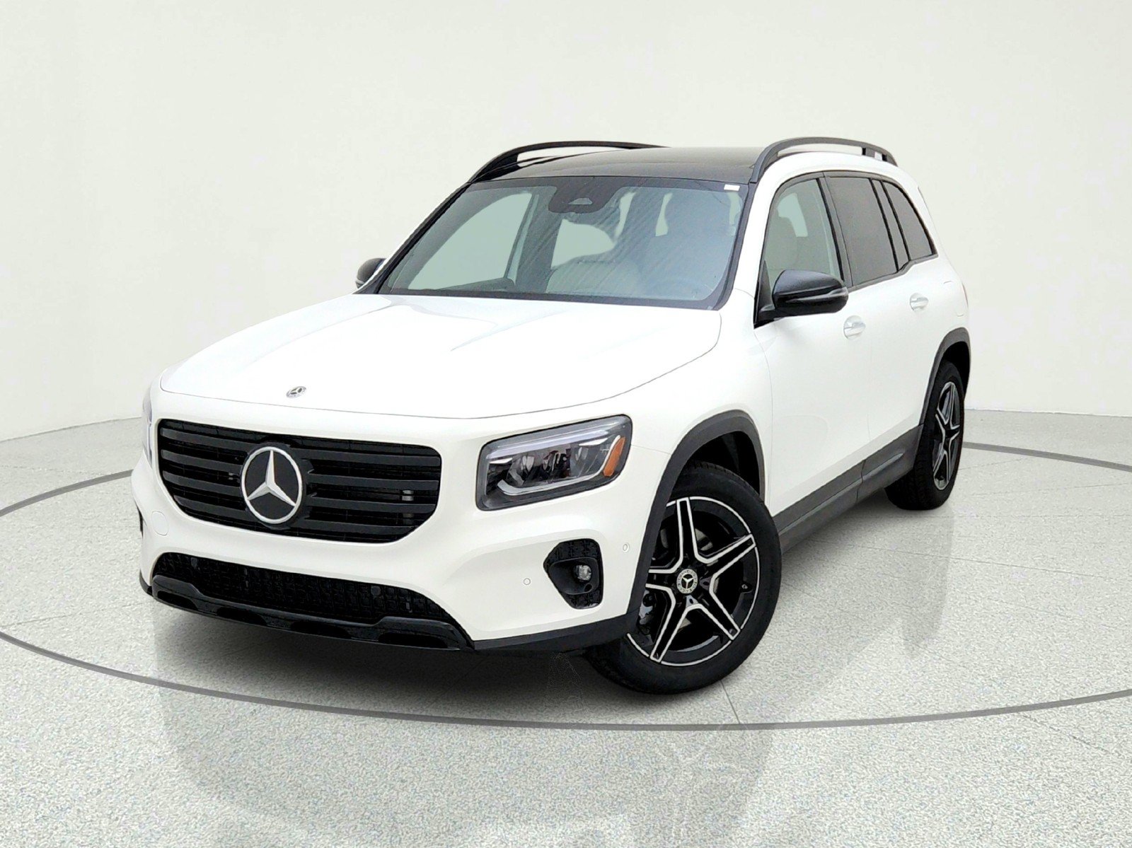 New 2026 Mercedes-Benz GLB 250 image 2