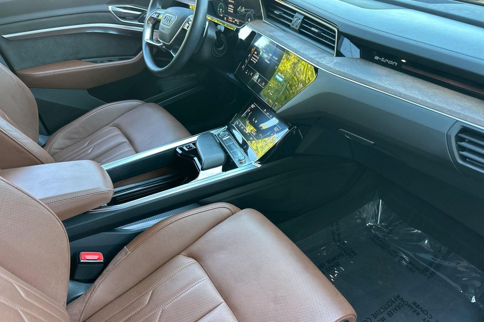 Used 2019 Audi e-tron Prestige AWD/4WD image 33