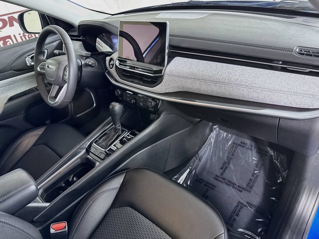 Used 2022 Jeep Compass Latitude AWD/4WD image 30