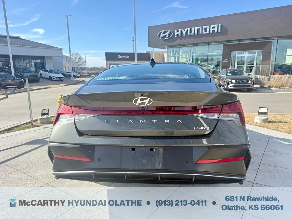 Certified 2024 Hyundai Elantra Limited image 13