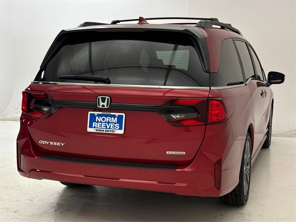 New 2026 Honda Odyssey Touring image 9