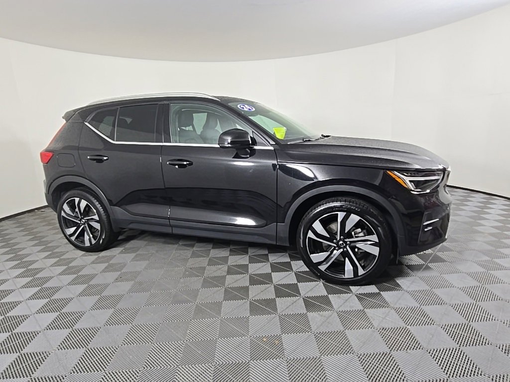 Certified 2024 Volvo XC40 B5 Plus w/ Protection Package Premier image 6