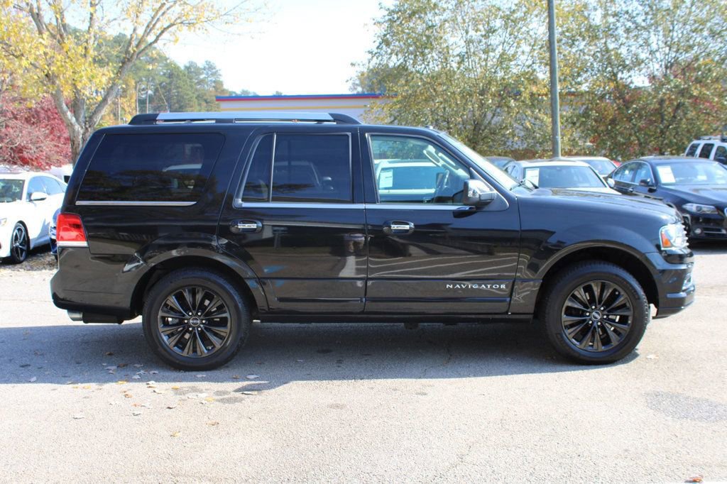 Used 2015 Lincoln Navigator 2WD image 9