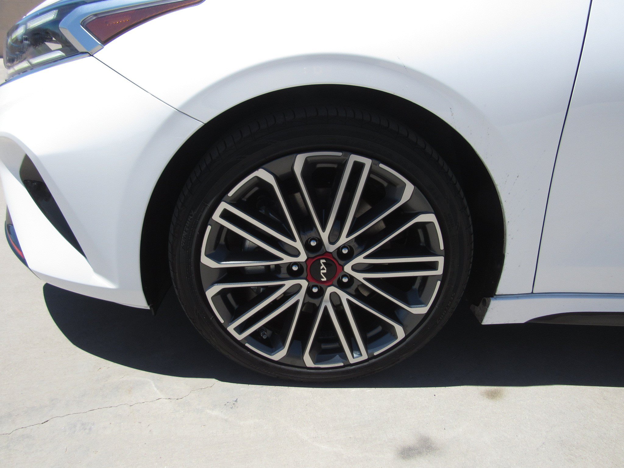 Used 2023 Kia Forte GT FWD image 4