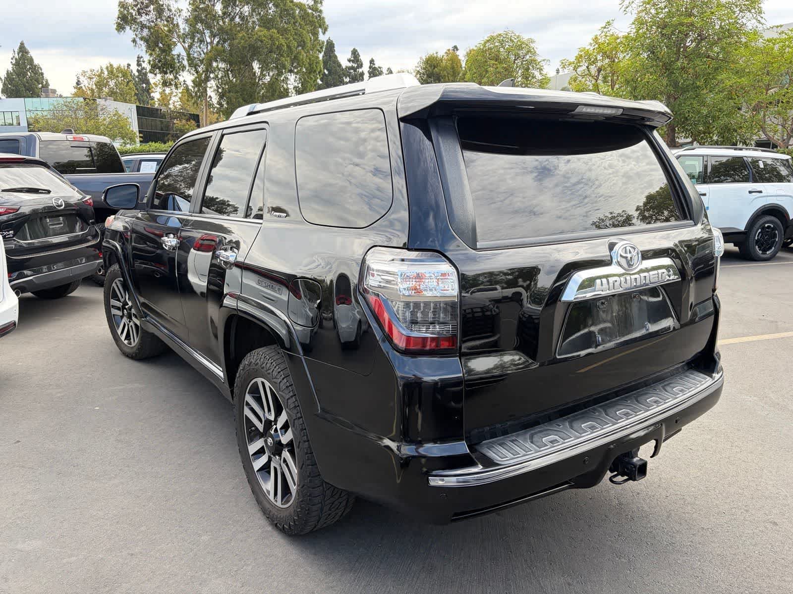 Used 2017 Toyota 4Runner Limited AWD/4WD image 4