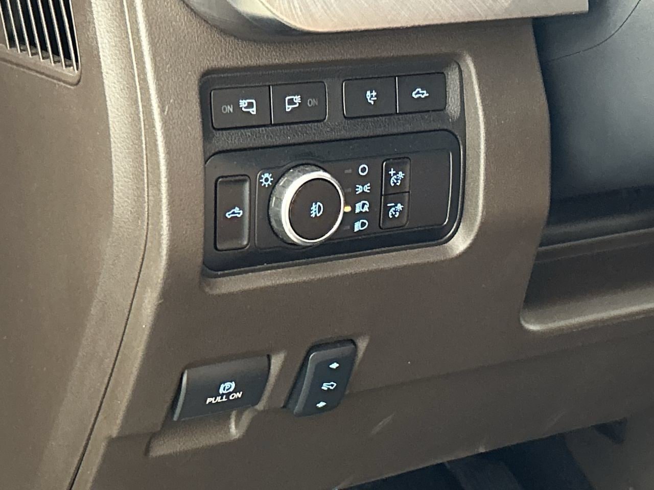 Used 2024 Ford F250 King Ranch w/ Chrome Package AWD/4WD image 14