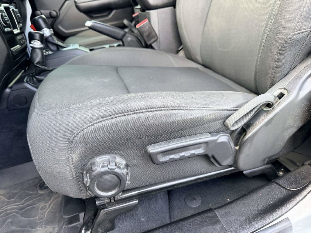 Used 2022 Jeep Wrangler Unlimited Sport AWD/4WD image 14