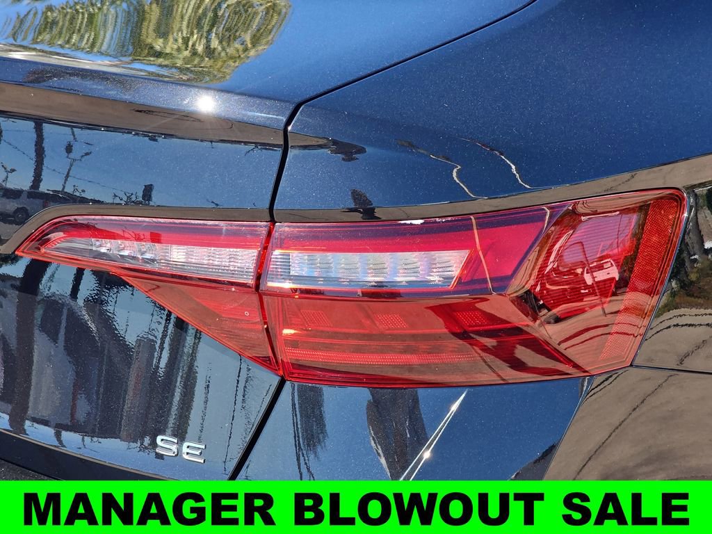 Used 2024 Volkswagen Jetta SE image 39