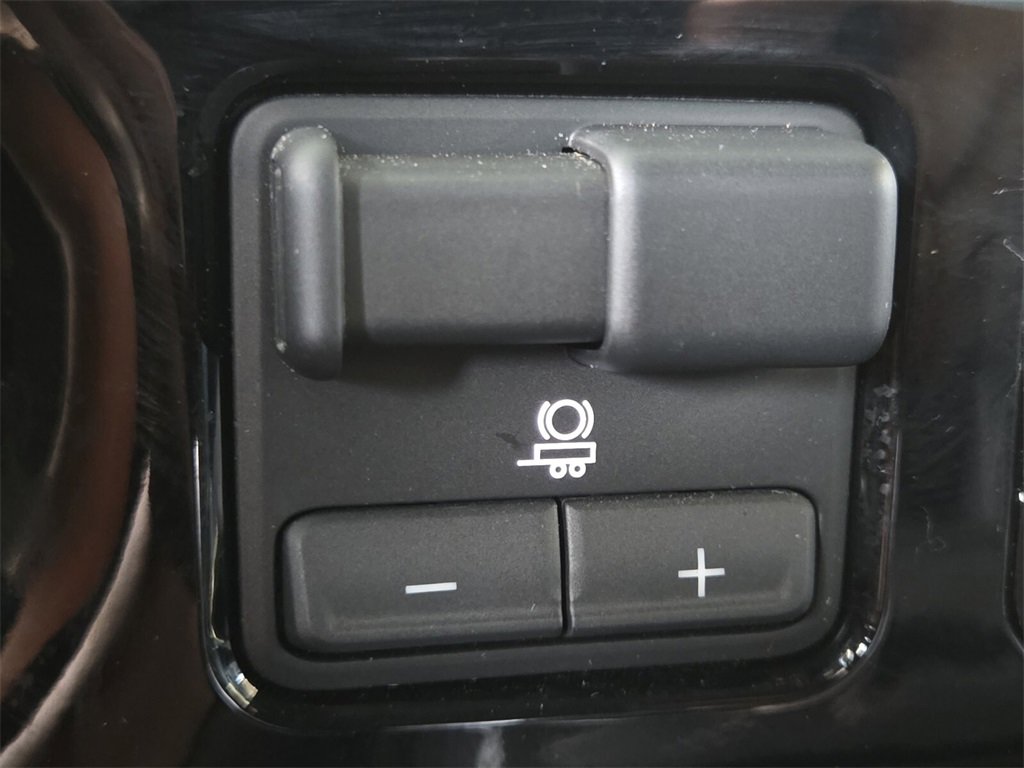 Used 2024 Chevrolet Silverado 2500 LTZ w/ LTZ Convenience Package image 25