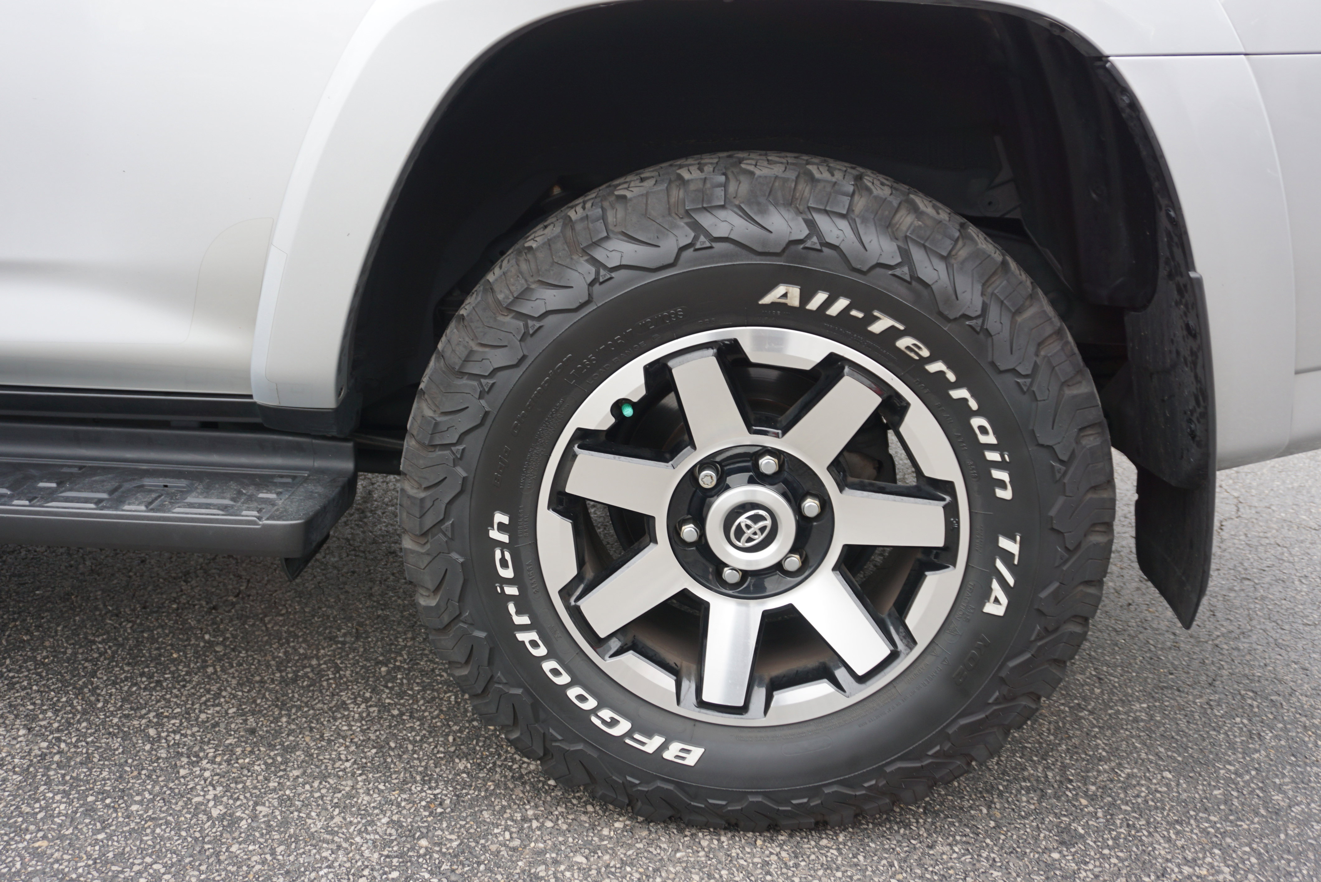 Used 2018 Toyota 4Runner TRD Off-Road image 6