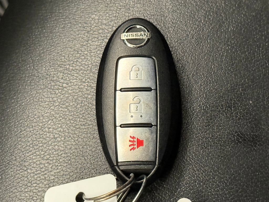 Used 2013 Nissan Juke SL w/ Midnight Edition image 17