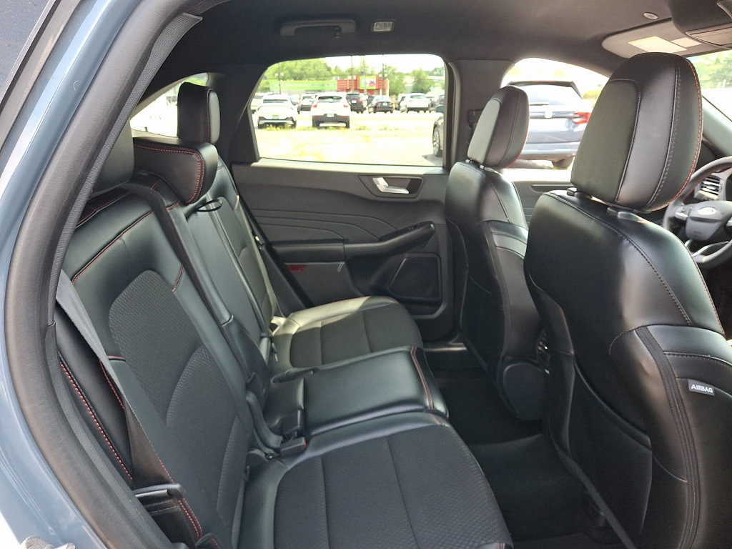 Used 2025 Ford Escape ST-Line FWD image 15