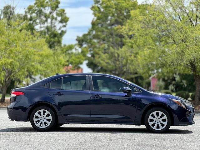 Used 2022 Toyota Corolla LE FWD image 4