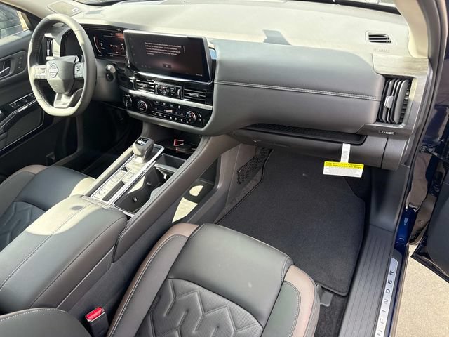 New 2026 Nissan Pathfinder Platinum w/ Accent Package FWD image 14