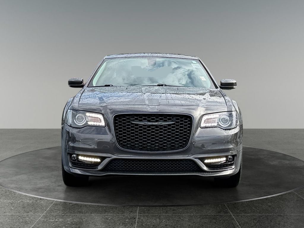 Used 2022 Chrysler 300 Touring L w/ Popular Equipment Group AWD/4WD image 2