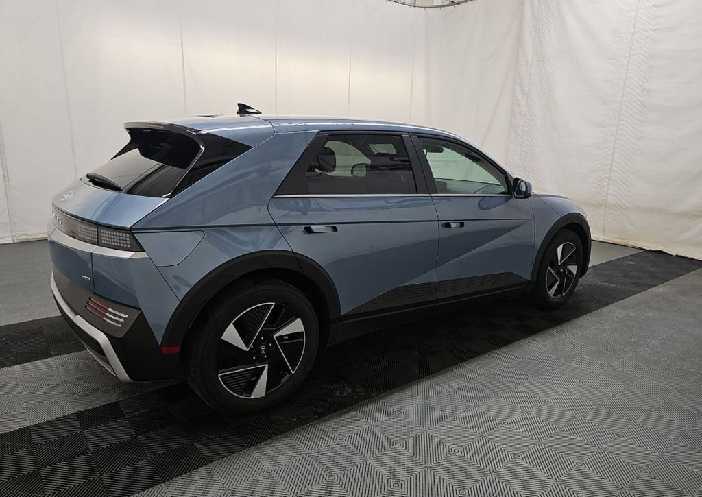 Used 2025 Hyundai Ioniq 5 SE AWD/4WD image 4