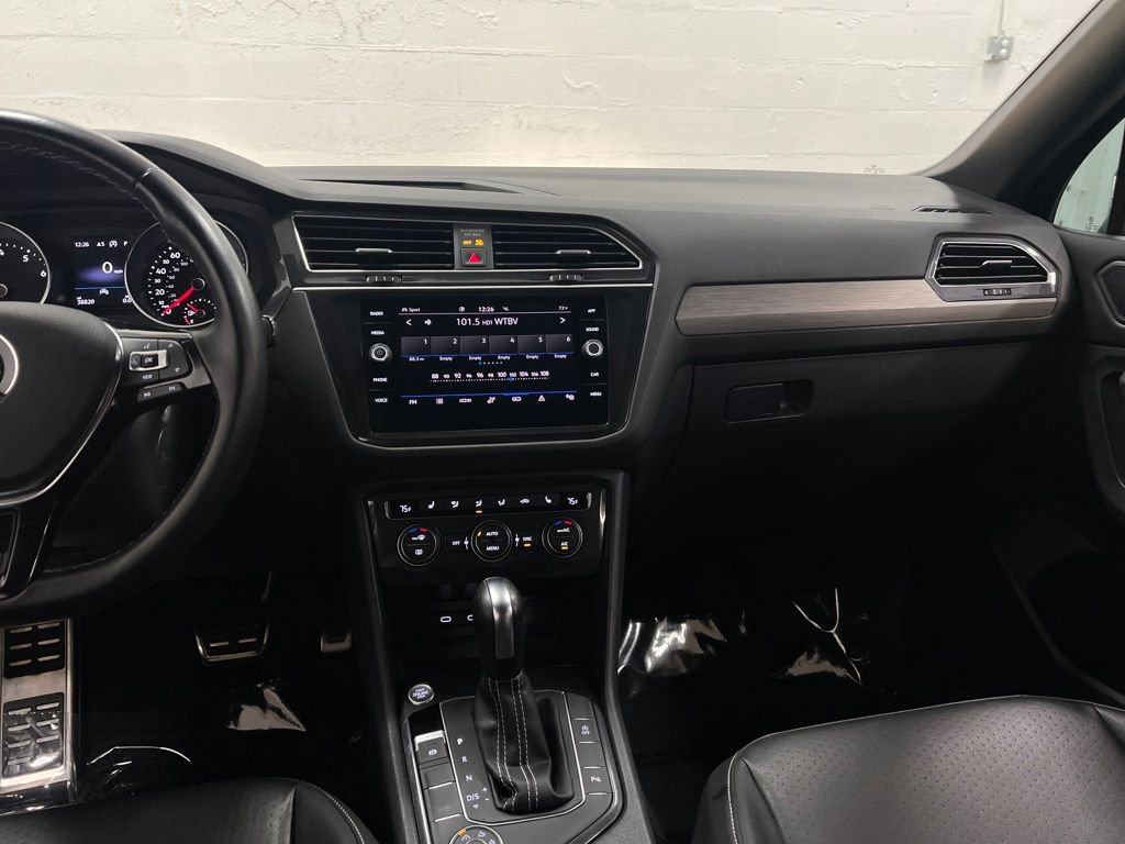 Used 2021 Volkswagen Tiguan SE R-Line image 19