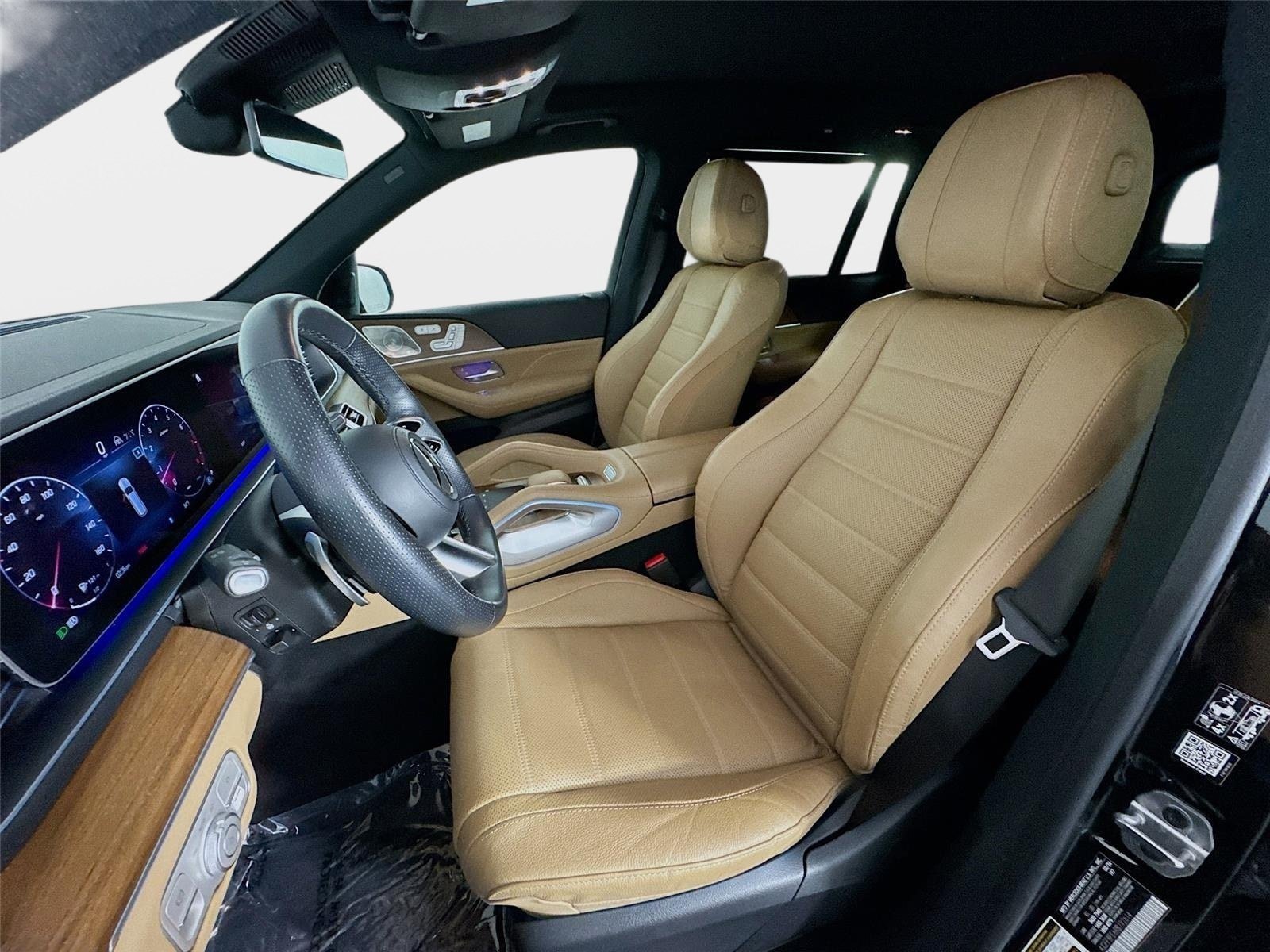 Used 2024 Mercedes-Benz GLS 580 4MATIC image 11