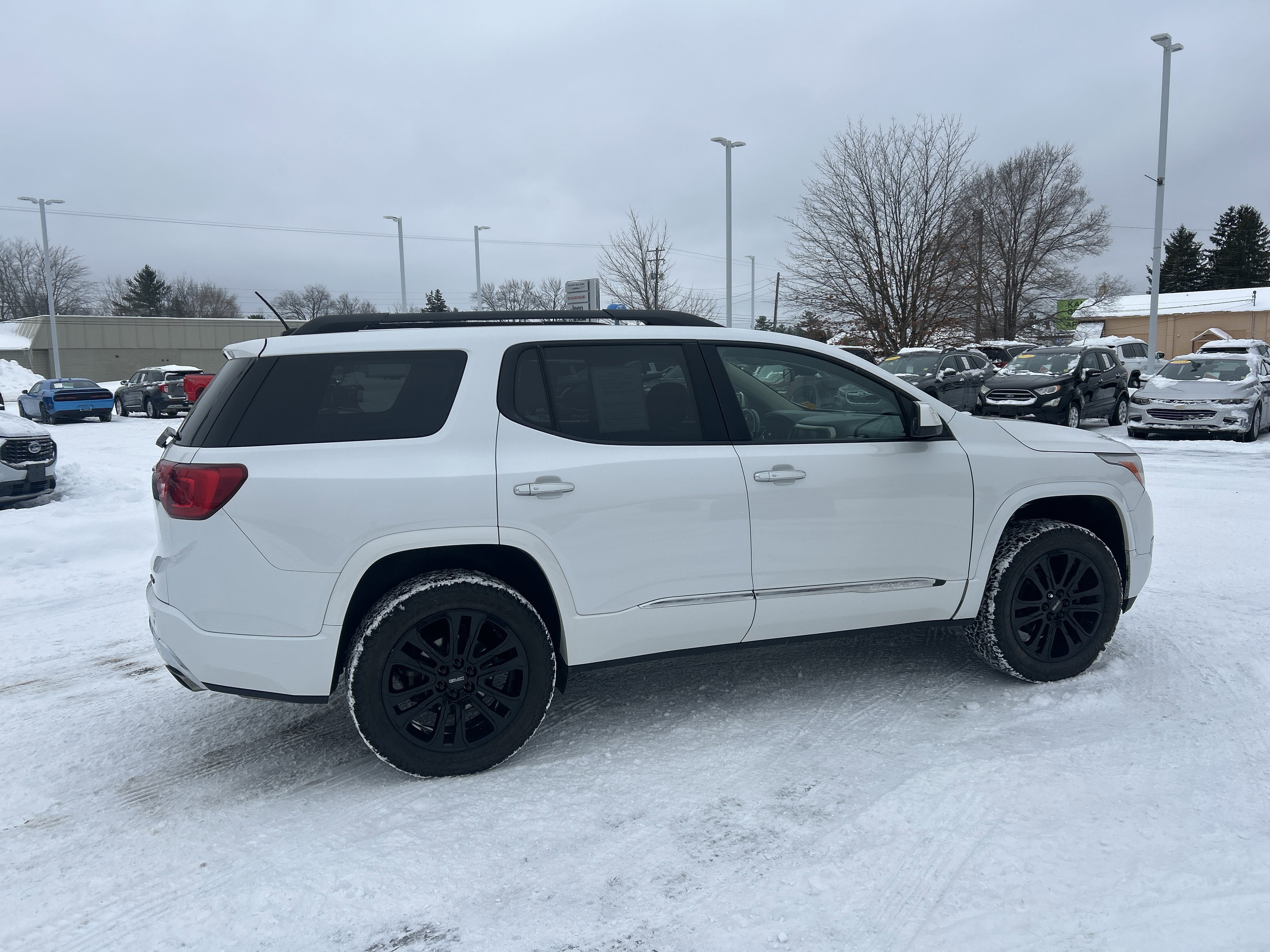 Used 2019 GMC Acadia Denali image 3