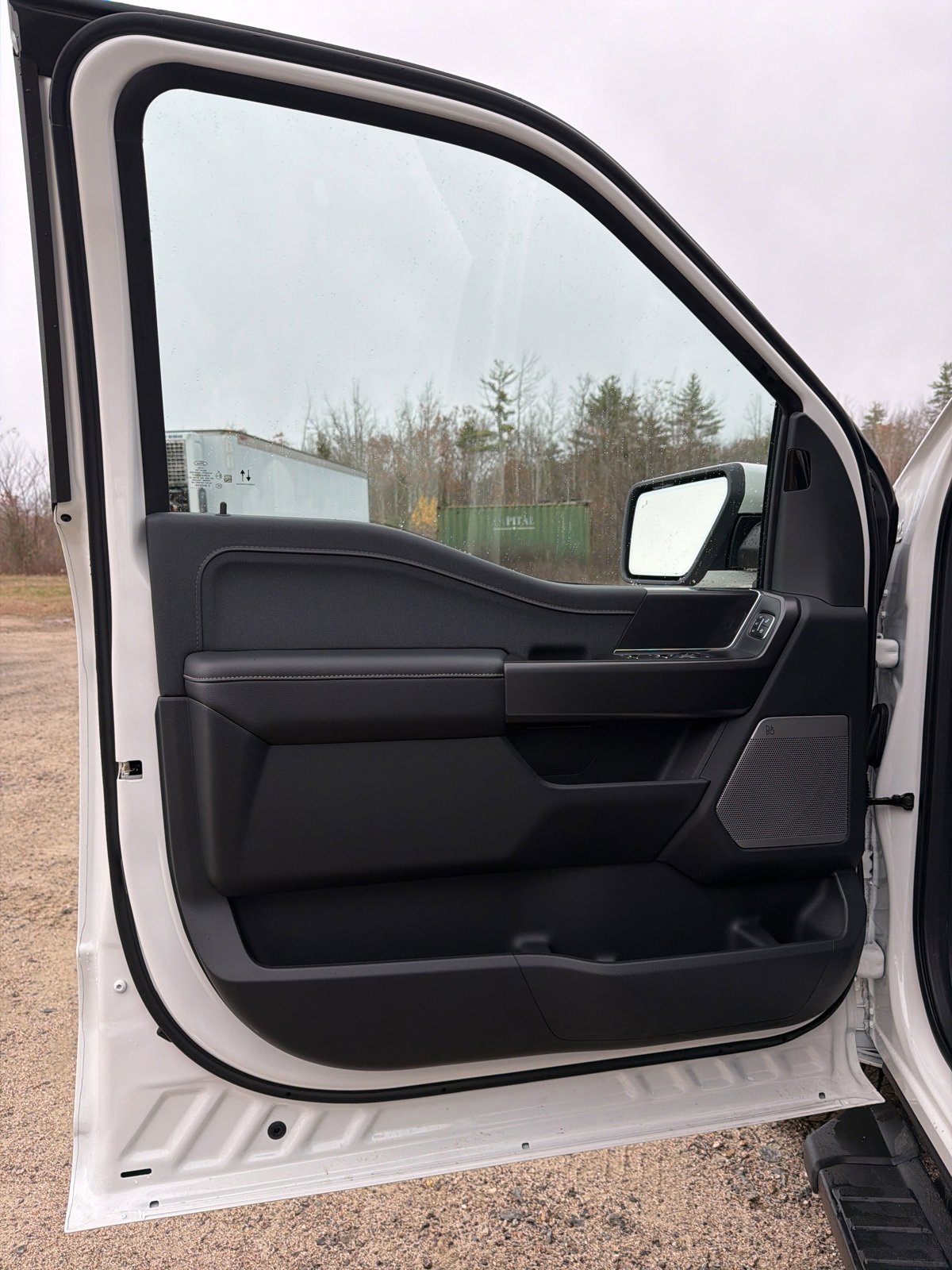 New 2025 Ford F150 Lariat w/ Equipment Group 501A Mid image 11