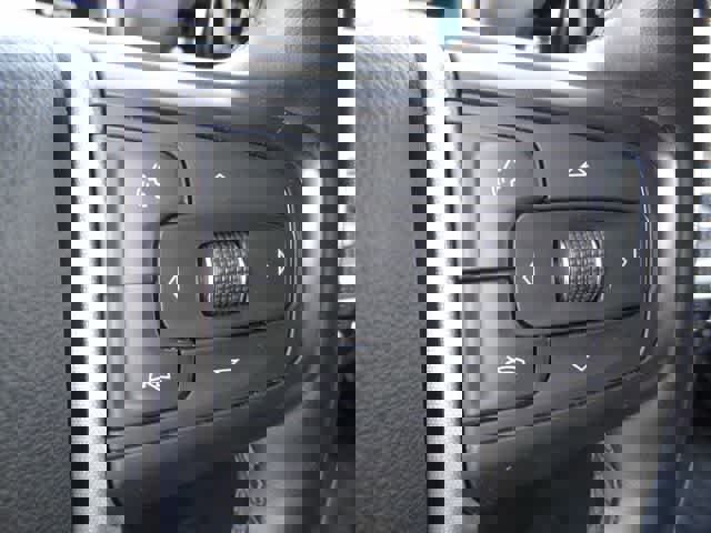 Used 2024 GMC Sierra 1500 SLT image 28