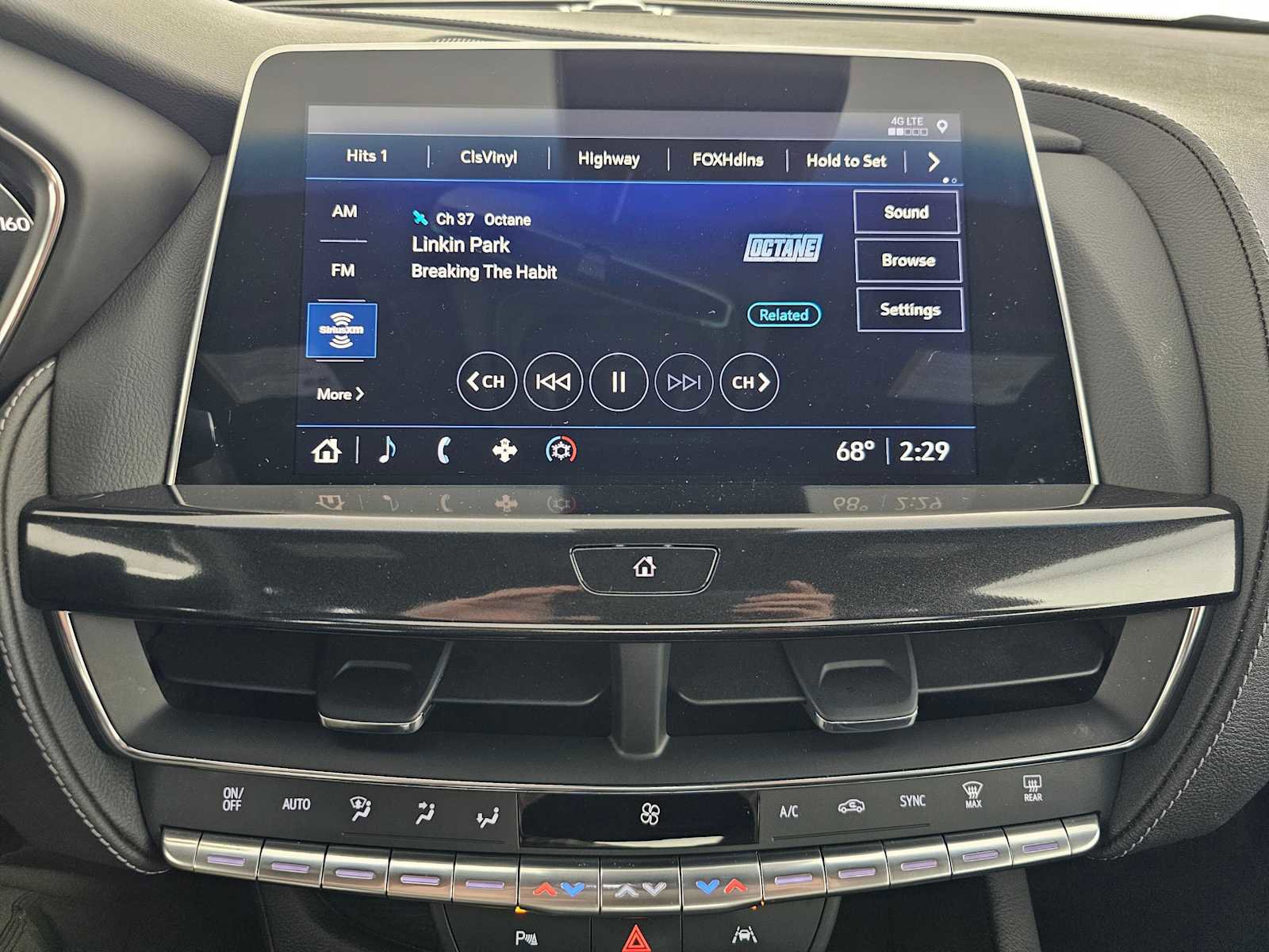 Used 2023 Cadillac CT5 Luxury image 25